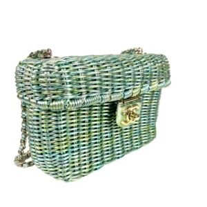 Chanel, Sac panier vert iridescent.