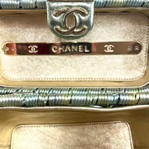 Chanel, Sac panier vert iridescent.