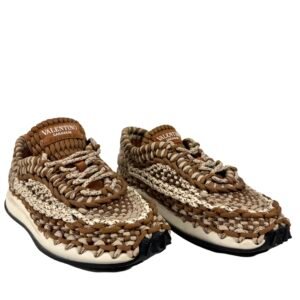 Valentino Garavani, Baskets en crochet