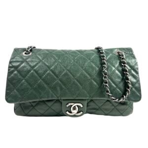 Chanel, Sac en veau caviar vert sapin