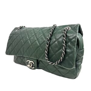 Chanel, Sac en veau caviar vert sapin